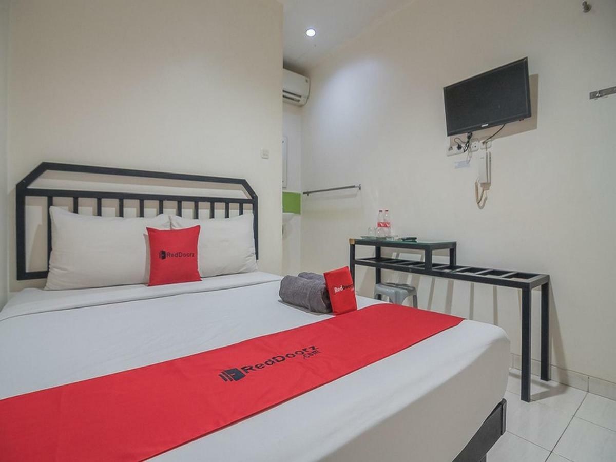 Отель Reddoorz Near Nagoya Citywalk Batam 2 Экстерьер фото