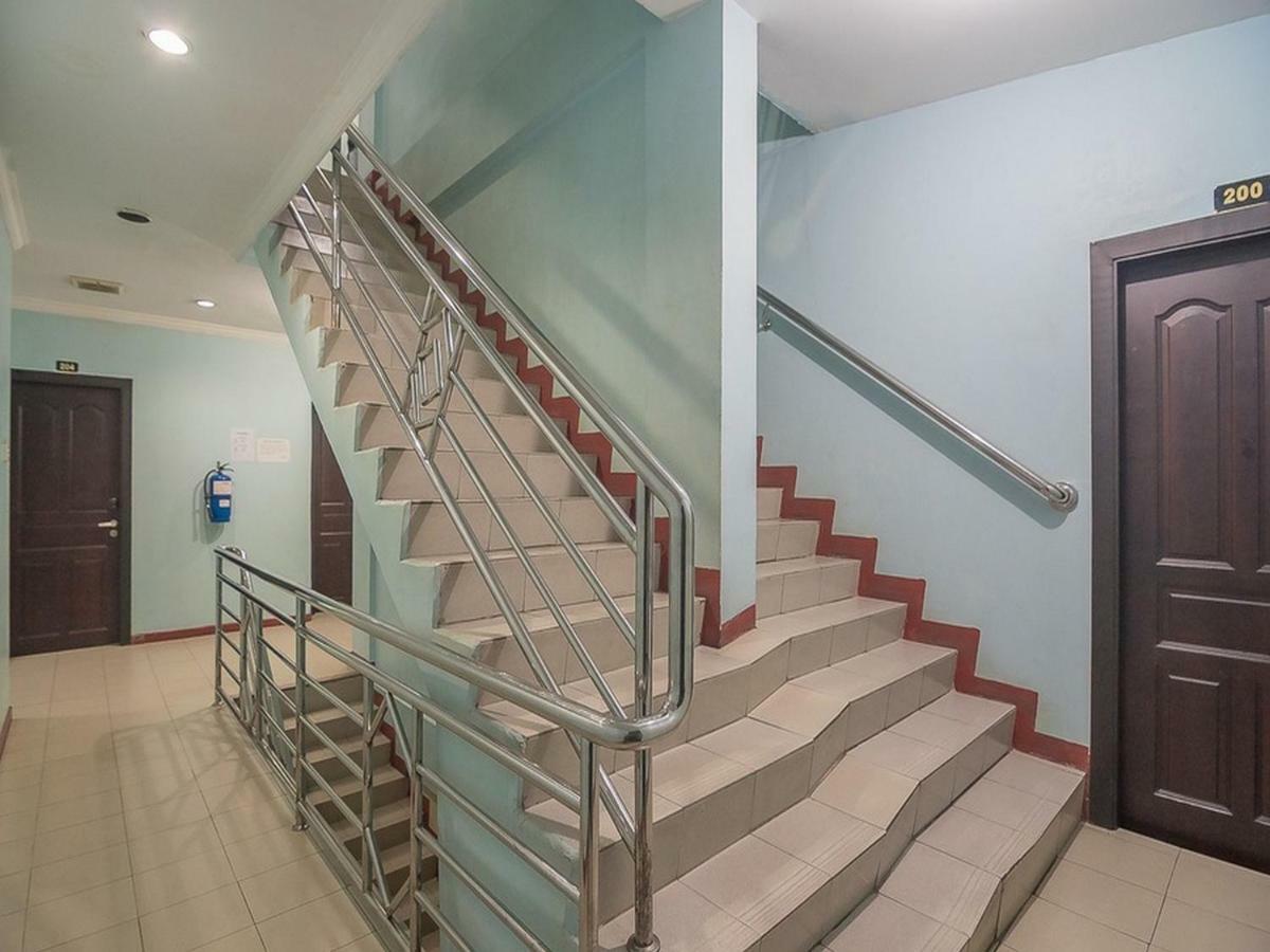 Reddoorz Near Nagoya Citywalk Batam 2 Экстерьер фото